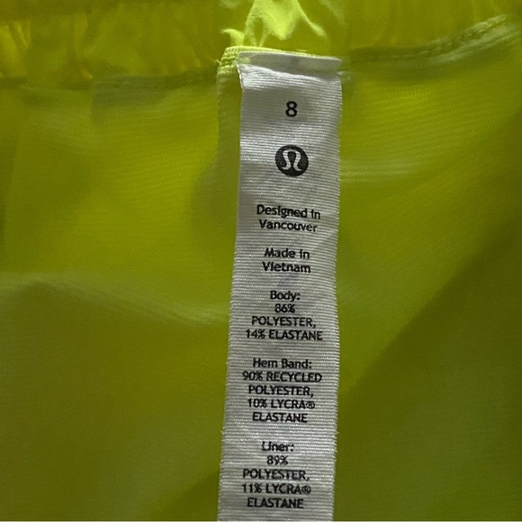 Lululemon Prime Hotty Hot Short Low Rise Size 8 Highlight Yellow - Picture 5 of 7